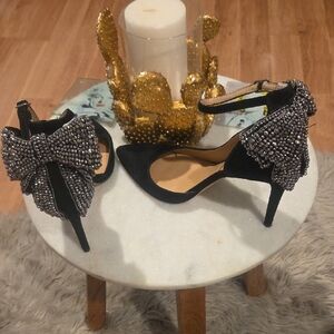 INC International Concepts Black and Silver Bow Heels